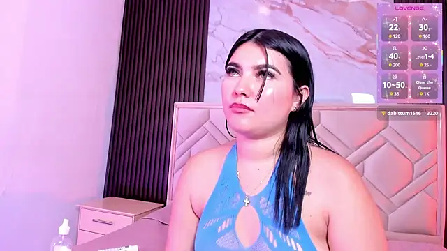 MiaaFarrel online show from 10-25-25, 01:49