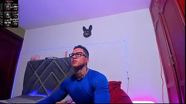 ArnoldSexy  online show from 11-18-25, 03:48