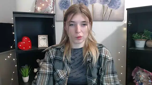 JuiceLips   online show from 01-08-26, 02:56