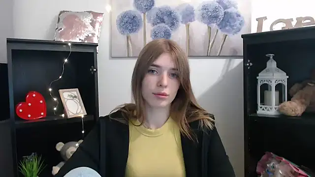 JuiceLips   online show from 10-08-25, 01:12