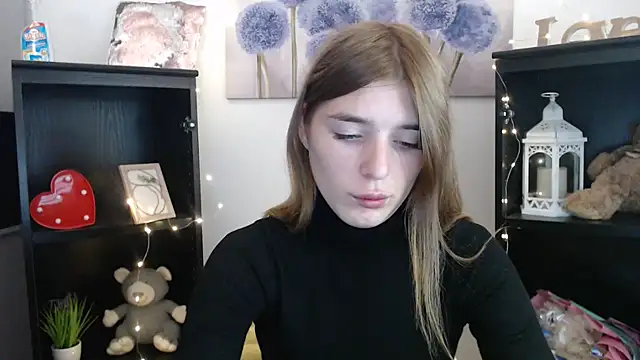 JuiceLips   online show from 10-10-25, 11:33