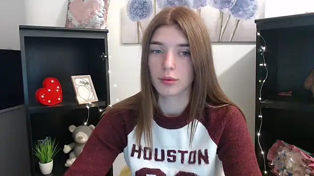 JuiceLips   online show from 10-22-25, 12:59