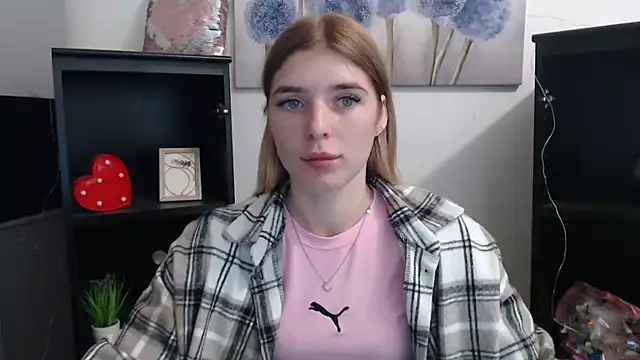 JuiceLips   online show from 11-25-25, 03:01