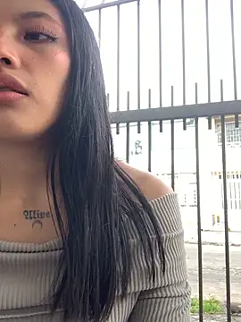 KloePink  online show from 10-25-25, 11:42