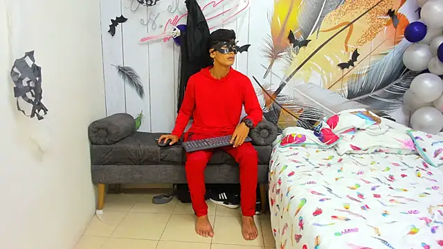 Snapshot of Holdme_Hot chatting on 10-17-25, 03:10 Holdme Hot online show from 10-17-25, 03:10