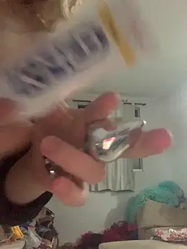 Snapshot of loiragoxtosinnha chatting on 10-22-25, 02:11 loiragoxtosinnha online show from 10-22-25, 02:11