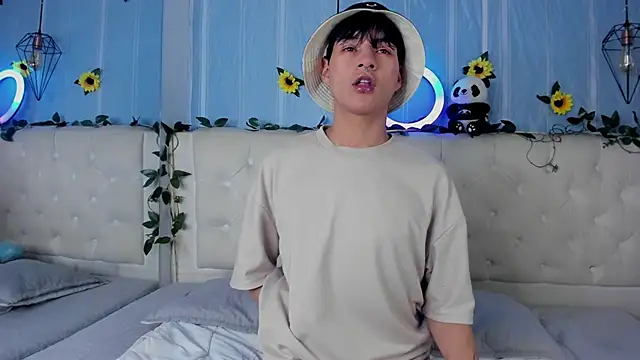 AleAurarashi online show from 12-03-25, 01:28