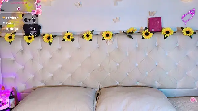 AleAurarashi online show from 03-19-26, 04:51