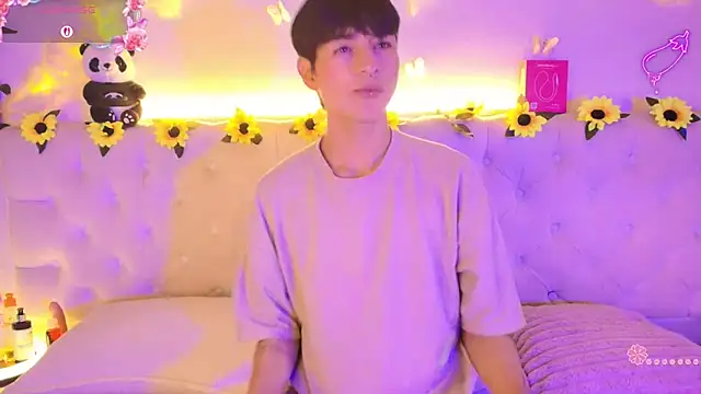 AleAurarashi online show from 03-18-26, 01:24