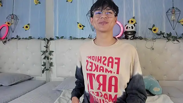 AleAurarashi online show from 12-02-25, 05:53