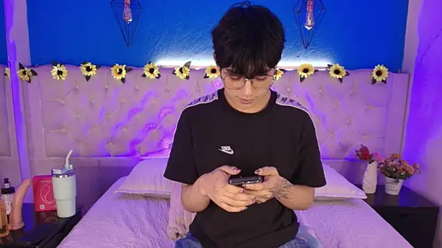 AleAurarashi online show from 04-08-26, 08:38