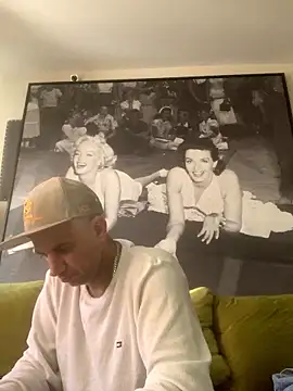 Hothotboyg online show from 01-10-26, 10:49