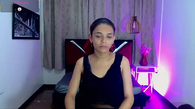 Snapshot of luisa__torres chatting on 06-21-26, 03:01 luisa torres online show from 06-21-26, 03:01