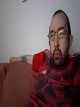 Snapshot of Bigahezlong chatting on 11-02-25, 01:32 Bigahezlong online show from 11-02-25, 01:32