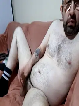 Snapshot of Bigahezlong chatting on 10-31-25, 08:38 Bigahezlong online show from 10-31-25, 08:38