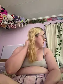 Snapshot of imawhorenslut19 chatting on 06-06-26, 02:28 imawhorenslut19 online show from 06-06-26, 02:28