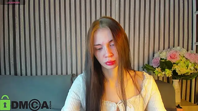 Snapshot of Jennie_Hunter chatting on 10-07-25, 01:28 Jennie Hunter online show from 10-07-25, 01:28