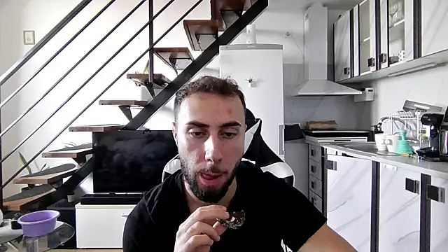 Snapshot of RyanStorm_ chatting on 10-12-25, 08:59 RyanStorm online show from 10-12-25, 08:59