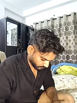 Snapshot of avi007p chatting on 06-06-26, 05:40 avi007p online show from 06-06-26, 05:40