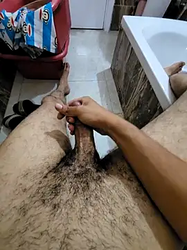 Snapshot of WelloffUpthrow chatting on 09-27-25, 03:29 WelloffUpthrow online show from 09-27-25, 03:29