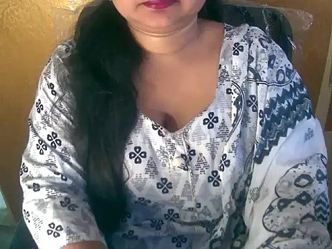 Snapshot of Saniya_K chatting on 10-13-25, 07:21 Saniya K online show from 10-13-25, 07:21