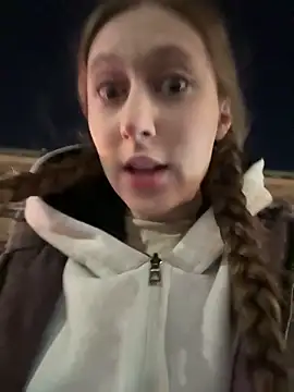 FroggyAnna online show from 03-11-26, 04:56