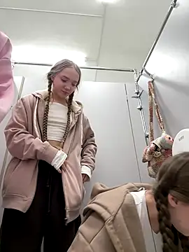 FroggyAnna online show from 12-15-25, 06:47