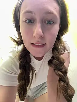 FroggyAnna online show from 06-30-26, 04:07
