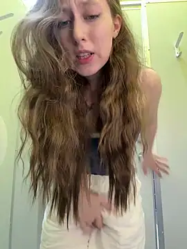 FroggyAnna online show from 06-11-26, 04:59