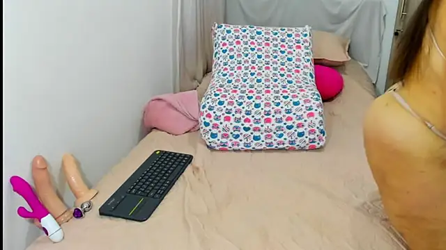 Isbettyche online show from 10-03-25, 03:52