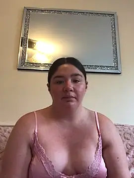 Snapshot of Imogenbabyyy chatting on 05-13-26, 10:00 Imogenbabyyy online show from 05-13-26, 10:00