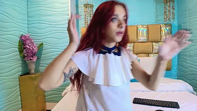 Snapshot of Scarlet_Monroee chatting on 09-30-25, 10:38 Scarlet Monroee online show from 09-30-25, 10:38