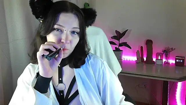 Snapshot of Liraras chatting on 09-12-25, 10:31 Liraras online show from 09-12-25, 10:31
