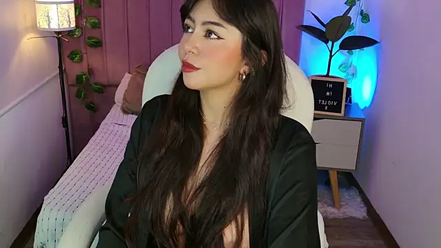 Snapshot of VioletBlacke_ chatting on 10-08-25, 02:51 VioletBlacke  online show from 10-08-25, 02:51