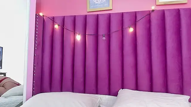 cosplaydate online show from 10-16-25, 02:31