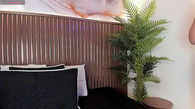 Roxie-NS online show from 04-02-26, 12:23