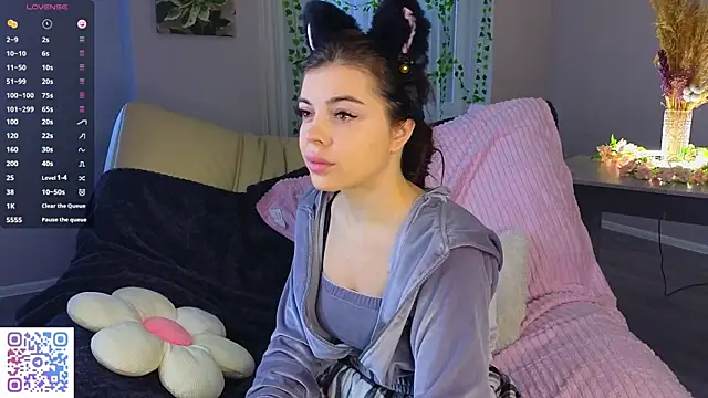 AuroraVice online show from 12-04-25, 06:34