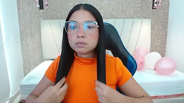 AliceSmiith  online show from 10-04-25, 06:20