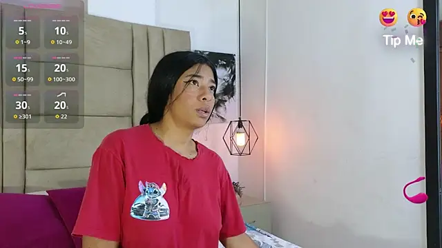 ALONDRAA BROWN online show from 10-23-25, 01:10