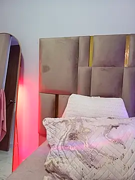 LoanaSantos online show from 10-05-25, 02:13