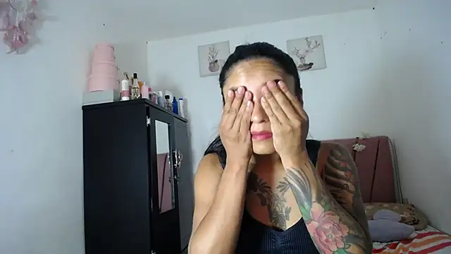 Liahdiaz  online show from 07-03-26, 02:45