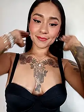 Liahdiaz  online show from 12-13-25, 08:04