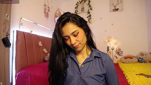 Liahdiaz  online show from 04-05-26, 04:24