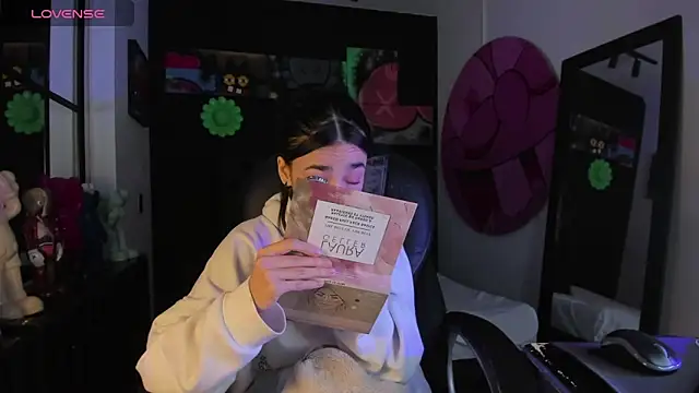 miIa bratz online show from 03-12-26, 08:46