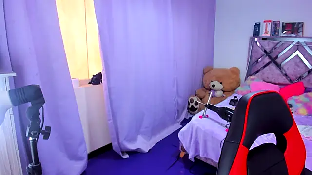 Luna Analya online show from 05-06-26, 04:00