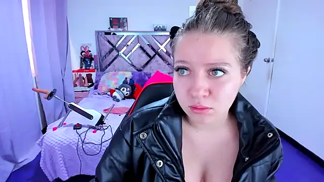 Luna Analya online show from 02-19-26, 03:42