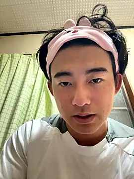 Snapshot of shoma2003 chatting on 10-21-25, 12:59 shoma2003 online show from 10-21-25, 12:59