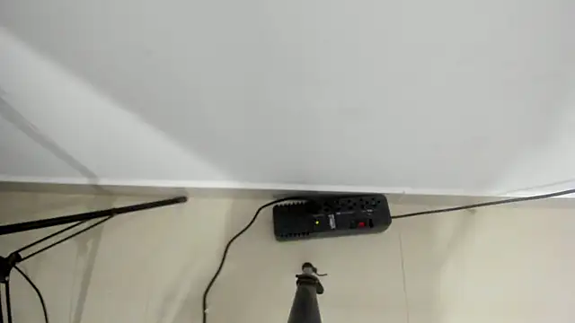 Rihanna hotx online show from 12-19-25, 02:59