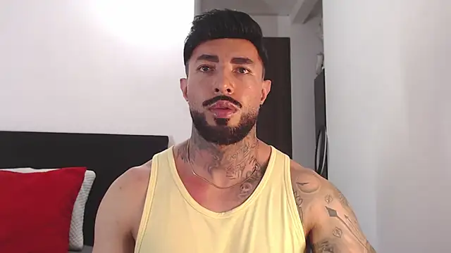 Snapshot of andrea_de_lucaa chatting on 06-18-26, 05:06 andrea de lucaa online show from 06-18-26, 05:06