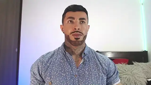 andrea de lucaa online show from 04-17-26, 04:04